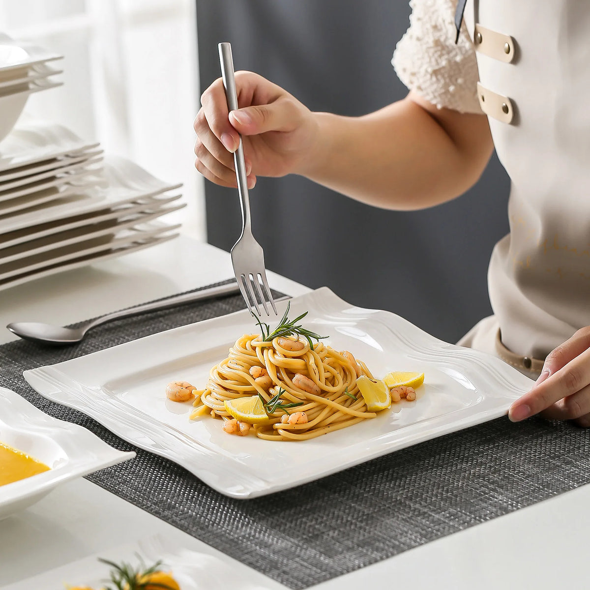 Square Dinnerware Sets