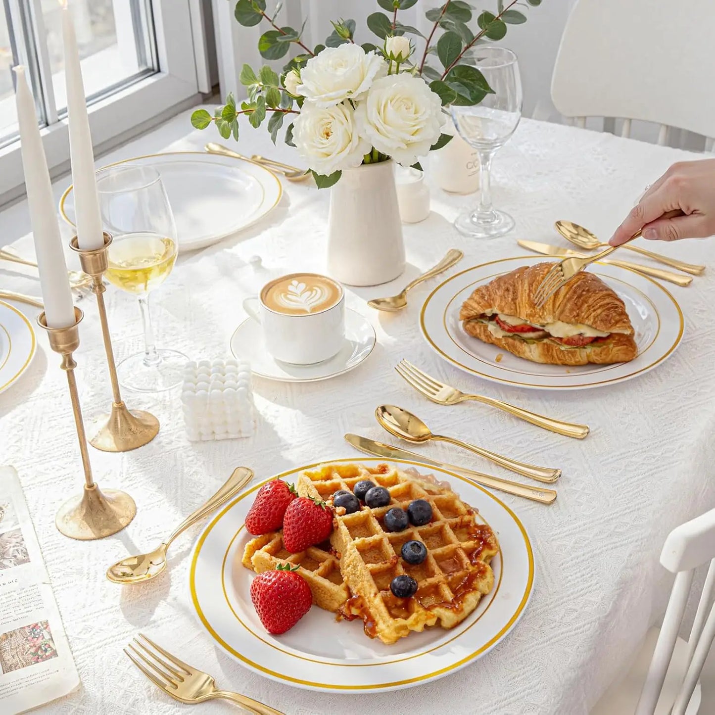 300-Piece Gold Plastic Silverware Set